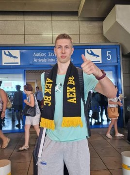 ΑΕΚ: Έφτασε στην Αθήνα ο Μάντσεν