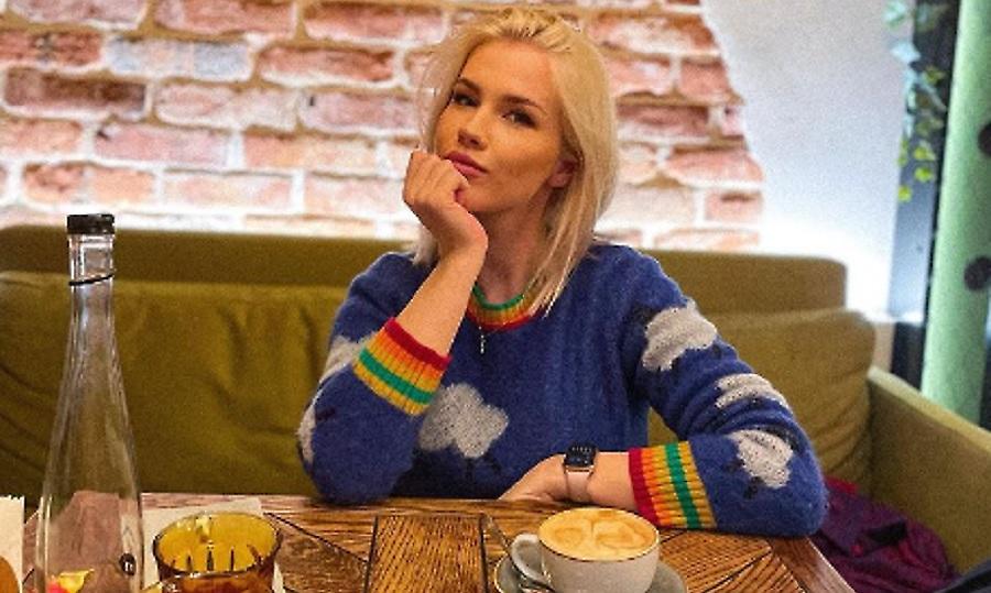 Έκλεψε την παράσταση η σύζυγος του Γκριγκόνις