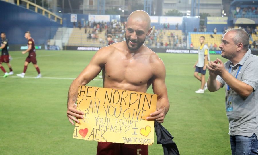 Ο Άμραμπατ έδωσε τη φανέλα του σε φίλο του Παναιτωλικού