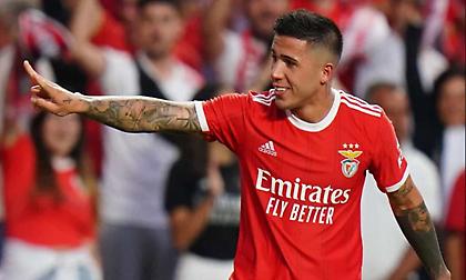 «Τσεκάρει» Έντσο Φερνάντες για το κέντρο της η Λίβερπουλ