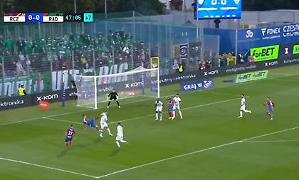 O Σβάρνας έκανε ασίστ σε… απίθανη ψαλιδάρα συμπαίκτη του!