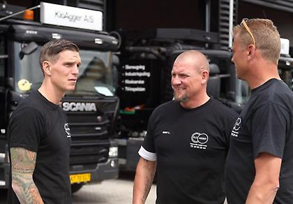 Άγκερ: Επένδυσε σε εταιρεία εκκενώσεων βόθρων και στούντιο για τατουάζ