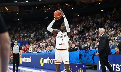 «Καυτές» Γερμανία και Πολωνία, σκόραραν συνεχόμενα τρίποντα στην τρίτη περίοδο