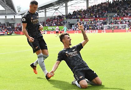 Αφρενάριστη Άρσεναλ, ξανά στην κορυφή με τριάρα στην Μπρέντφορντ