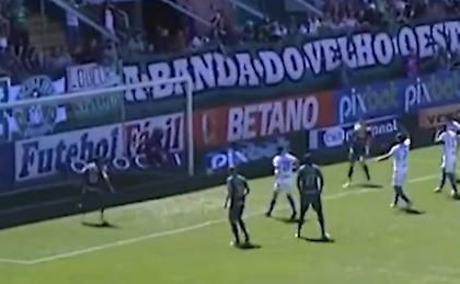 Δεν ήθελε να μπει: Τρεις αποκρούσεις, ένα δοκάρι και μια κεφαλιά άουτ σε 12 δευτερόλεπτα!