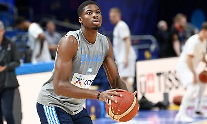 Στις προπονήσεις των Μπουλς ο Κώστας Αντετοκούνμπο!