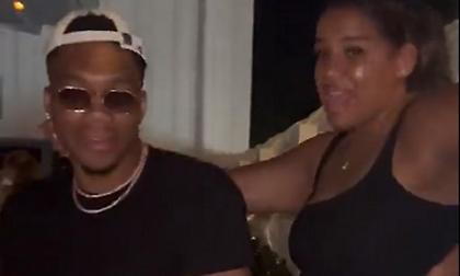 Ο Γιάννης Αντετοκούνμπο ξεφάντωσε στα γενέθλια της συντρόφου του