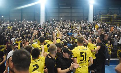 Οπαδοί και παίκτες της ΑΕΚ... έστησαν πάρτι μετά τη νίκη με Ολυμπιακό!