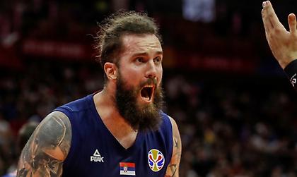 Διαψεύδει ο Ραντούλιτσα για το ταξίδι με τη ροκ μπάντα: «Προτεραιότητα έχει η καριέρα μου»