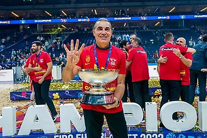 Σκαριόλο: «Oύτε στα πιο τρελά μου όνειρα το χρυσό»-Mπουγέλο στη συνέντευξη Τύπου