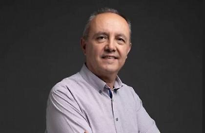 Θεόδωρος Καράογλου: Διαγνώστηκε με καρκίνο του μαστού λίγο πριν από τον γάμο του γιου του