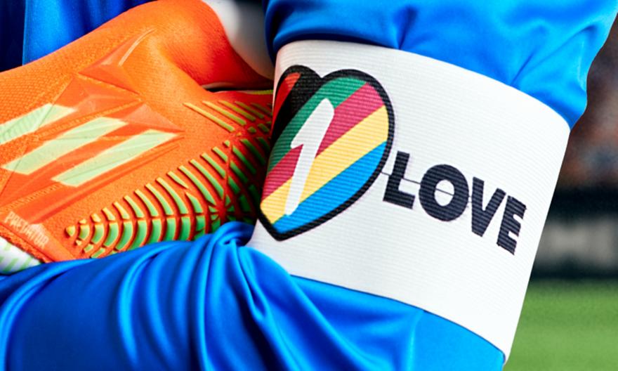 Παγκόσμιο Κύπελλο: Περιβραχιόνιο με χρώματα ουράνιου τόξου