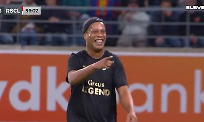 Μαγεία: Έκρυψε την μπάλα ο Εμποκού, σκόραρε ο Ροναλντίνιο!