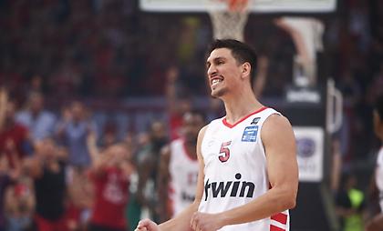 Ολυμπιακός: «Happy birthday» και... «καλά μυαλά» στον Λαρεντζάκη!