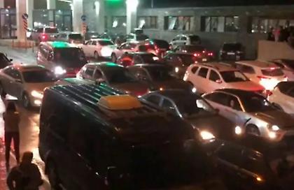 Σε πανικό οι Ρώσοι μετά την επιστράτευση Πούτιν: Φεύγουν μαζικά από τη χώρα, χαμός στα σύνορα