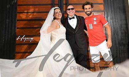 «Κράσαρε» φωτογραφία νεόνυμφων ο Σαλάχ στην Αίγυπτο