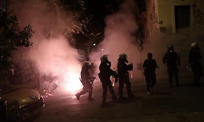 Εξάρχεια: Δύο προσαγωγές και μία σύλληψη μετά από επεισόδια