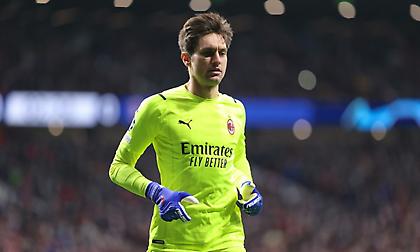 Μίλαν: Έβγαλε τον Μενιάν από την ευρωπαϊκή λίστα μετά τον τραυματισμό του