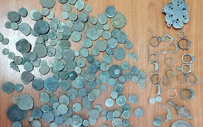 Θεσσαλονίκη: Χειροπέδες σε 55χρονο για αρχαιοκαπηλία και καλλιέργεια κάνναβης