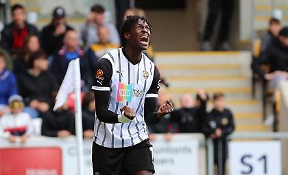 Ποιο Nations League; Απίθανη γκολάρα με φάουλ, δοκάρι και μέσα από τα 30 μέτρα στη National League