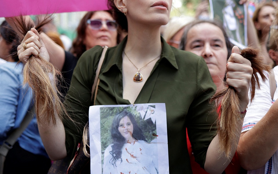 Μαχσά Αμινί: Τη σκότωσαν για το μαλλί που εμείς αγαπάμε