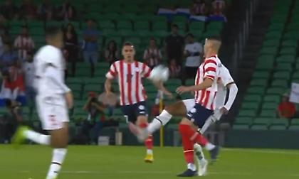 Τρομερό διπλό σομπρέρο του Μπουφάλ σε αντίπαλό του