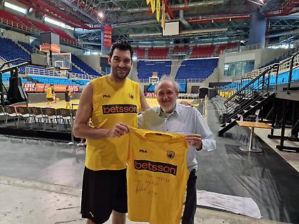 Χατζηχρήστος στην ομάδα μπάσκετ της ΑΕΚ: «Ζητώ συγγνώμη που σας εγκαταλείψαμε»