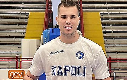 Έφτασε στη Νάπολι και άρχισε προπονήσεις ο Αγραβάνης