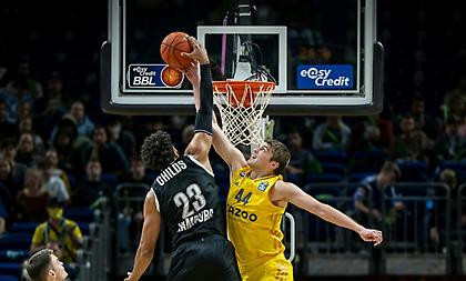 Νίκη με άγχος και ανατροπή στο τέλος για την Άλμπα στην πρεμιέρα