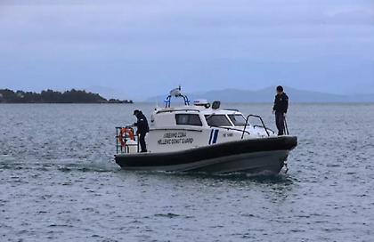Τουλάχιστον 37 μετανάστες εντοπίστηκαν στη Φολέγανδρο - 9 παιδιά ανάμεσά τους