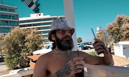 Επικό βίντεο αλά... Baywatch του Κολοσσού για την έναρξη της σεζόν