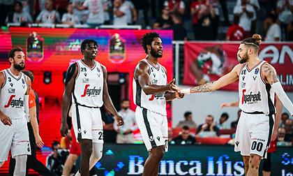 «Ατσάλινη» Βίρτους… λύγισε την Αρμάνι και πήγε τελικό!