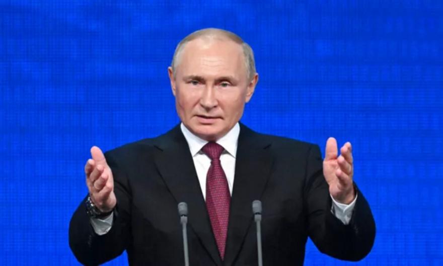 Νέα πυρά Πούτιν κατά Δύσης: Υποκινεί «επαναστάσεις»