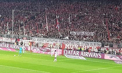 Οπαδοί της Μπάγερν Μονάχου σήκωσαν πανό υπέρ των διαδηλωτών στο Ιράν