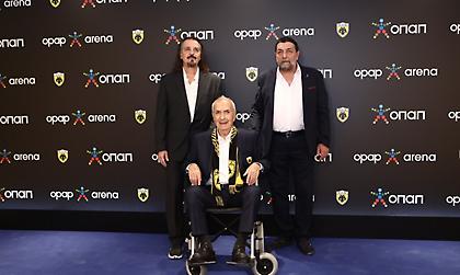 Σιγά μην έλειπε: Ο Κώστας Νεστορίδης ευτυχισμένος στα εγκαίνια της «Αγια Σοφιάς-OPAP Arena»