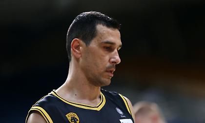 Ζήσης: «Συγκινητικό να βλέπεις τον ενθουσιασμό χιλιάδων πιστών φίλων της ΑΕΚ»