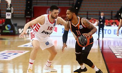 Σίμπσον: «Η καλύτερη ομάδα της Ευρώπης είναι ο Ολυμπιακός»