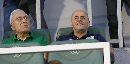 Παναθηναϊκος: Εκατό κίτρινα τριαντάφυλλα στην ΑΕΚ, συμβολική παρουσία της ΠΑΕ στην Opap Arena