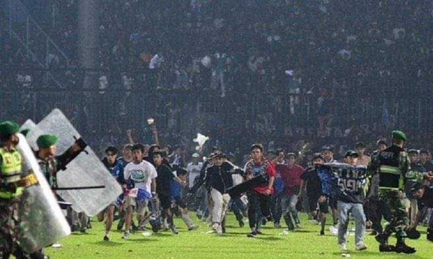 Ινδονησία: Τουλάχιστον 60 νεκροί μετά το τέλος αγώνα