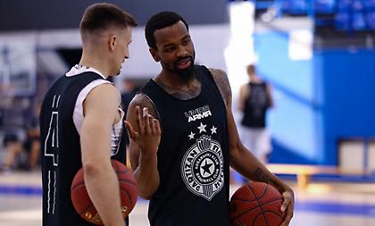 Δεύτερος ξένος αρχηγός στα χρονικά της Παρτίζαν ο Πάντερ!