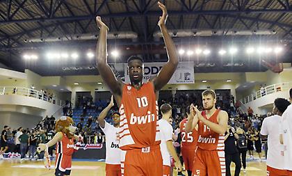 Φαλ: «Εξαιτίας της άμυνας κερδίσαμε - Είναι πάντα χαρά να παίρνεις μια προσωπική βράβευση»