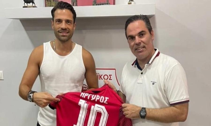 Ο Πανσερραϊκός παρουσίασε τη φανέλα του με Κωνσταντίνο Αργυρό και Σοφιάνα Αβραμάκη