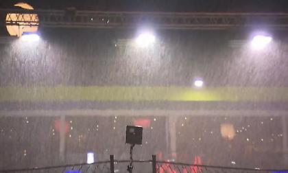 Καθυστέρηση μιας ώρας λόγω βροχής στο Grand Prix Σιγκαπούρης