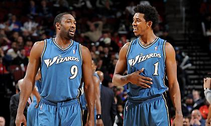 Νικ Γιανγκ: «Μπροστά σε όλους, ο Αρίνας έβγαλε το… όπλο και με πυροβόλησε»