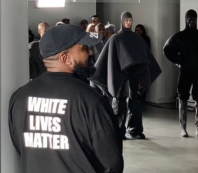 Kanye West: Με μπλούζα «White Lives Matter»