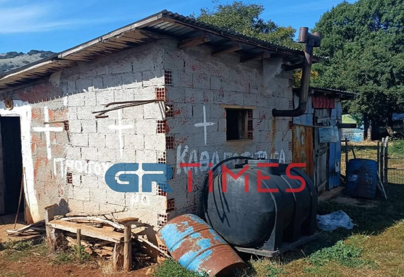 Καβάλα: Eικόνες από το σπίτι που έγινε το έγκλημα