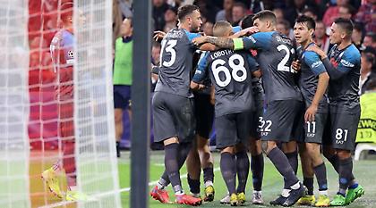 Απίστευτη Νάπολι «σκότωσε» με εξάρα τον Άγιαξ - Εύκολη νίκη για την Λίβερπουλ