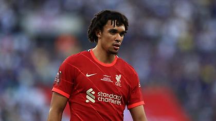 Αλεξάντερ-Άρνολντ μετά τη φαουλάρα του: «Προσπαθώ να σκέφτομαι θετικά»