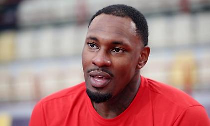 Μπλακ στο sport-fm.gr: «Ο Μπαρτζώκας είναι ιδιοφυΐα - Νιώθω ασφάλεια ως οικογενειάρχης εδώ»