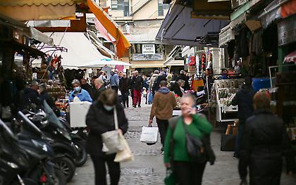 Αλλάζει το ωράριο των καταστημάτων για να μην καίνε ρεύμα: Οι νέες ώρες λειτουργίας!